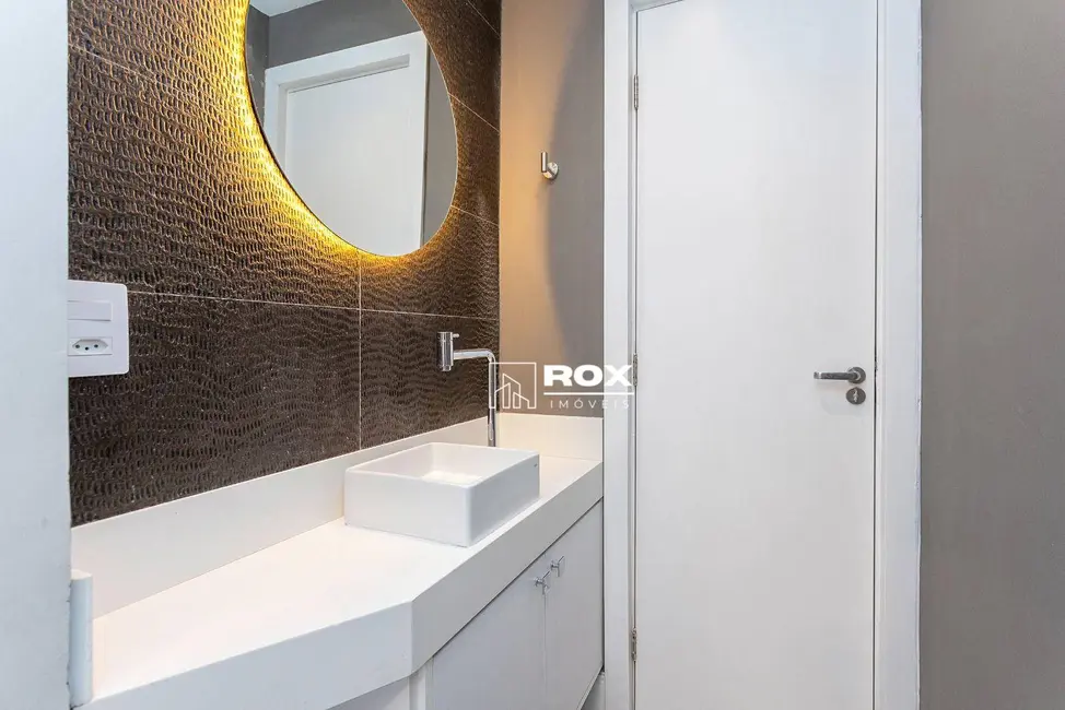 Sobrado com 4 quartos à venda, 145m2 em Tarumã, Curitiba - PR - imagem 8 Foto 8 de Sobrado com 4 quartos à venda, 145m2 em Tarumã, Curitiba - PR
