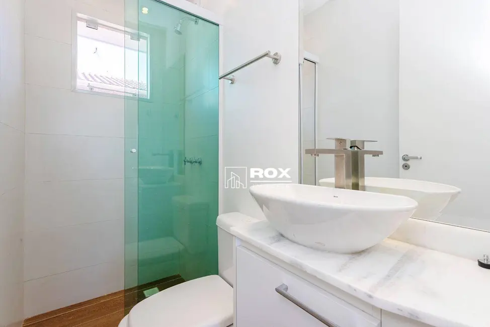 Sobrado com 4 quartos à venda, 145m2 em Tarumã, Curitiba - PR - imagem 7 Foto 7 de Sobrado com 4 quartos à venda, 145m2 em Tarumã, Curitiba - PR