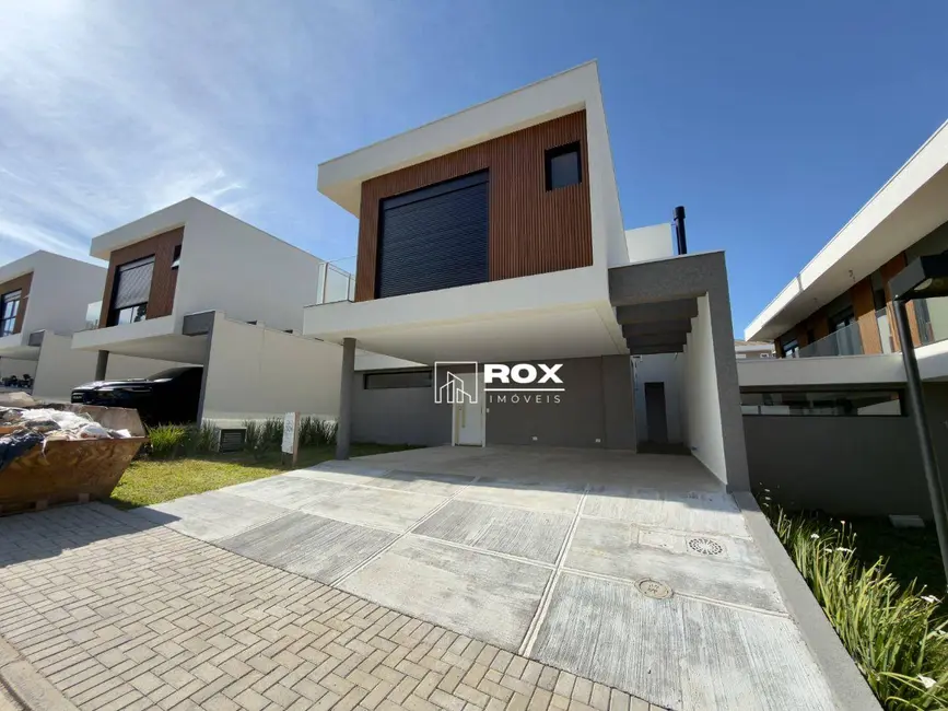 Foto 1 de Casa de Condomínio com 4 quartos para alugar, 322m2 em Santo Inácio, Curitiba - PR