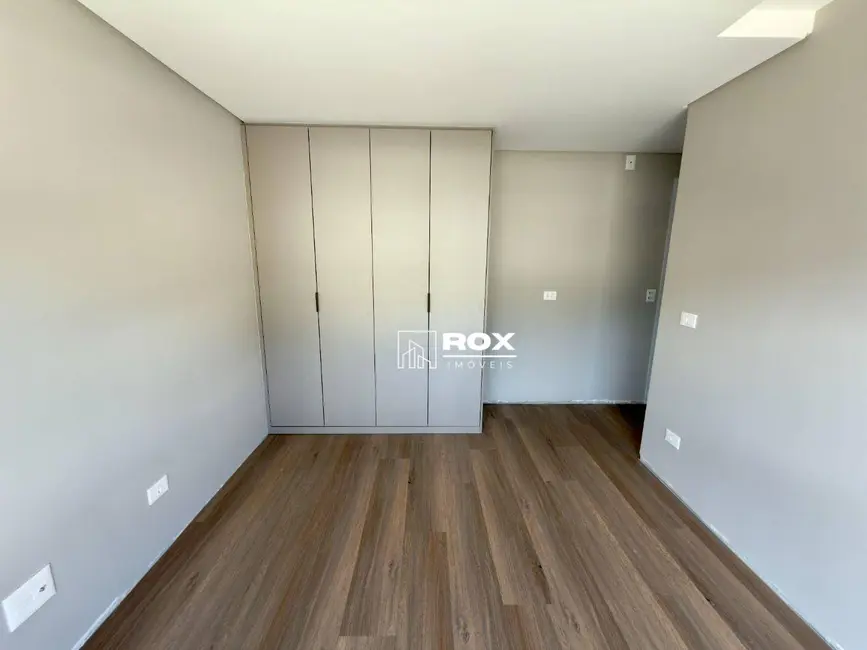 Foto 3 de Casa de Condomínio com 4 quartos para alugar, 322m2 em Santo Inácio, Curitiba - PR