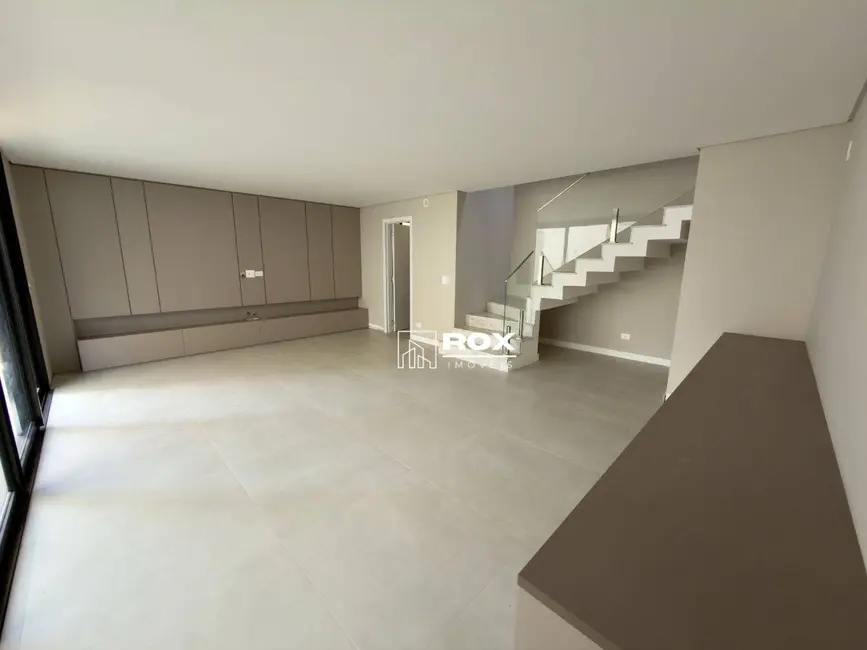 Foto 2 de Casa de Condomínio com 4 quartos para alugar, 322m2 em Santo Inácio, Curitiba - PR