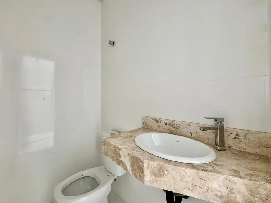 Sobrado com 3 quartos para alugar, 154m2 em Vista Alegre, Curitiba - PR - imagem 7 Foto 7 de Sobrado com 3 quartos para alugar, 154m2 em Vista Alegre, Curitiba - PR
