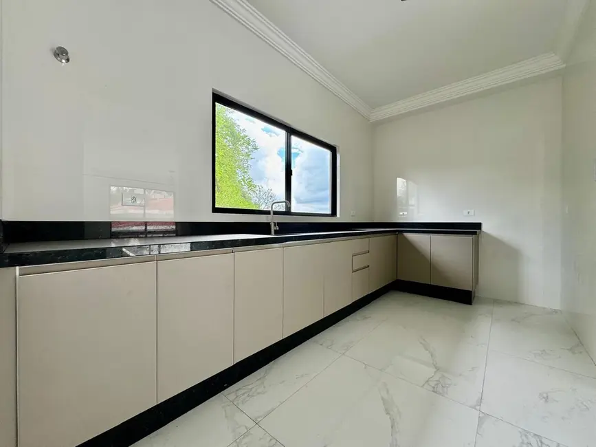 Sobrado com 3 quartos para alugar, 154m2 em Vista Alegre, Curitiba - PR - imagem 4 Foto 4 de Sobrado com 3 quartos para alugar, 154m2 em Vista Alegre, Curitiba - PR