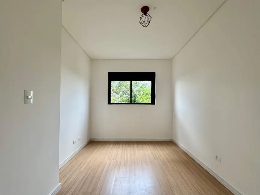 Sobrado com 3 quartos para alugar, 154m2 em Vista Alegre, Curitiba - PR - imagem 9 Foto 9 de Sobrado com 3 quartos para alugar, 154m2 em Vista Alegre, Curitiba - PR