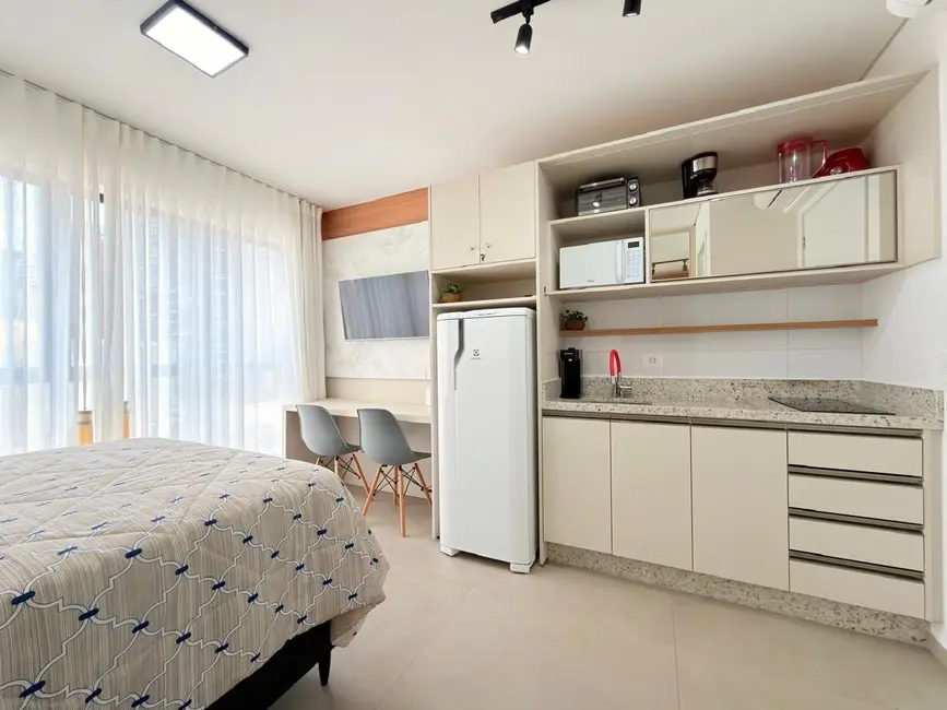 Foto 4 de Kitnet com 1 quarto à venda, 36m2 em Água Verde, Curitiba - PR