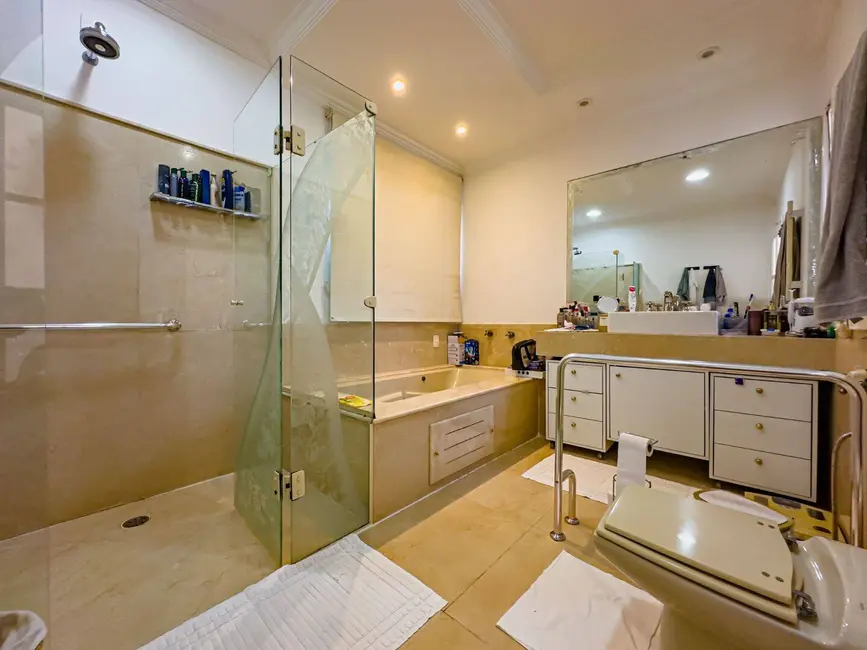 Casa com 3 quartos à venda, 1050m2 em Alphaville, Santana De Parnaiba - SP - imagem 9 Foto 9 de Casa com 3 quartos à venda, 1050m2 em Alphaville, Santana De Parnaiba - SP