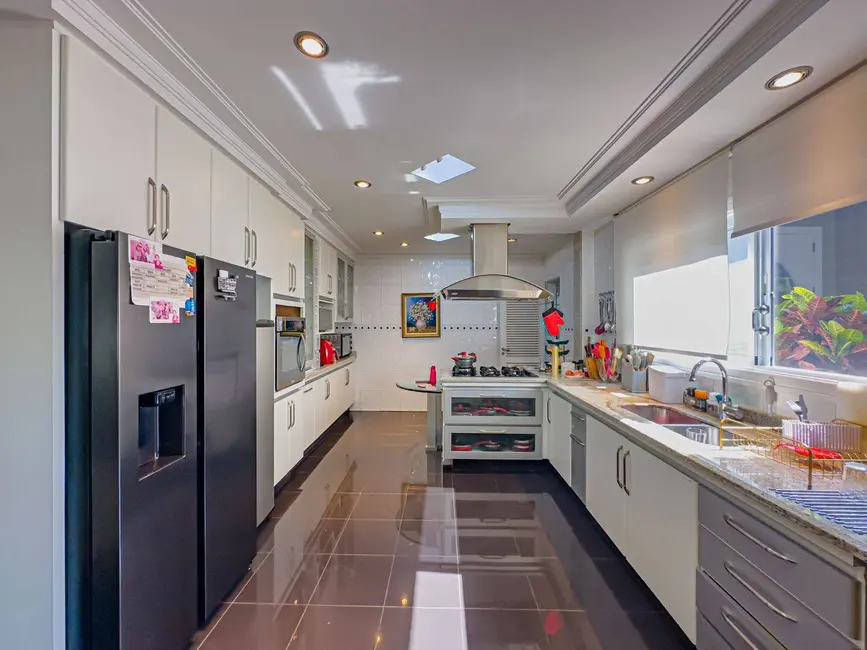 Casa com 3 quartos à venda, 1050m2 em Alphaville, Santana De Parnaiba - SP - imagem 3 Foto 3 de Casa com 3 quartos à venda, 1050m2 em Alphaville, Santana De Parnaiba - SP