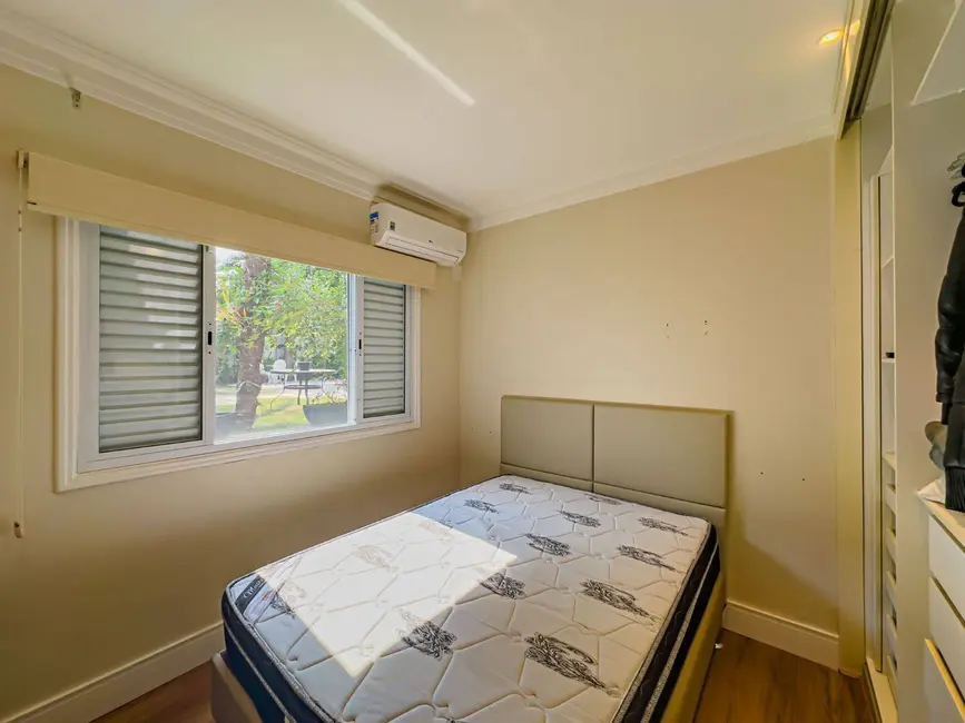 Casa com 3 quartos à venda, 1050m2 em Alphaville, Santana De Parnaiba - SP - imagem 8 Foto 8 de Casa com 3 quartos à venda, 1050m2 em Alphaville, Santana De Parnaiba - SP
