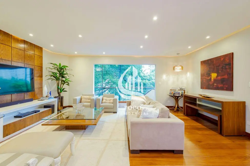 Foto 4 de Apartamento com 3 quartos à venda, 240m2 em São Paulo - SP