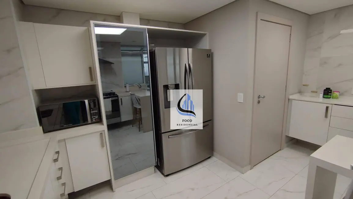 Foto 9 de Apartamento com 4 quartos para alugar, 271m2 em Jardim Europa, São Paulo - SP