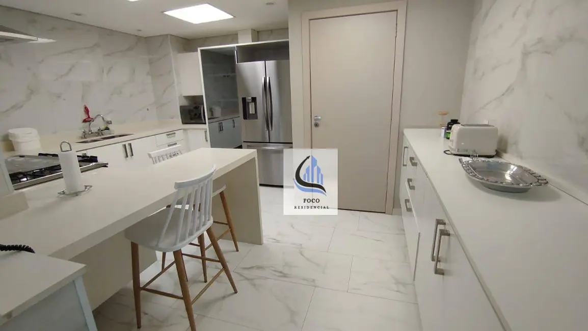 Foto 5 de Apartamento com 4 quartos para alugar, 271m2 em Jardim Europa, São Paulo - SP