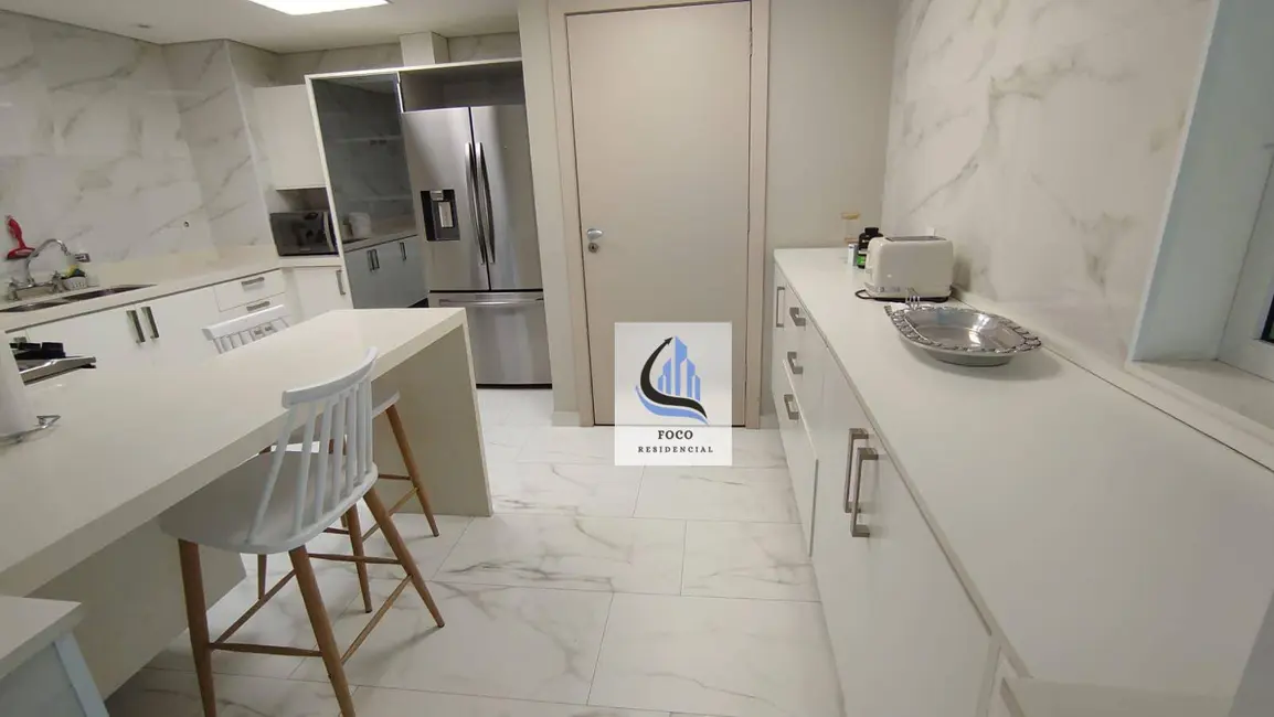 Foto 4 de Apartamento com 4 quartos para alugar, 271m2 em Jardim Europa, São Paulo - SP