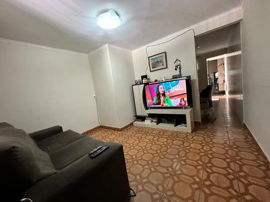 Foto 2 de Casa com 5 quartos à venda, 180m2 em Conjunto Habitacional Barreira Grande, São Paulo - SP