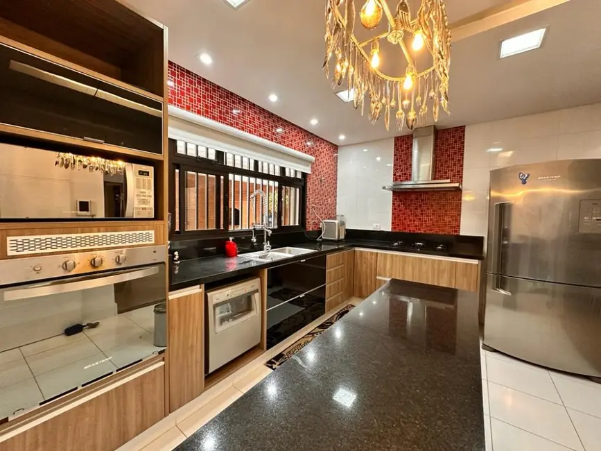 Sobrado com 3 quartos à venda, 210m2 em Tatuapé, São Paulo - SP - imagem 1 Foto 1 de Sobrado com 3 quartos à venda, 210m2 em Tatuapé, São Paulo - SP