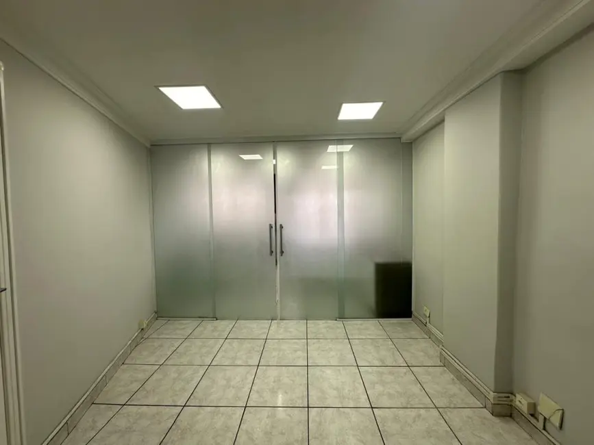 Sala Comercial para alugar, 30m2 em Mirandópolis, São Paulo - SP - imagem 3 Foto 3 de Sala Comercial para alugar, 30m2 em Mirandópolis, São Paulo - SP