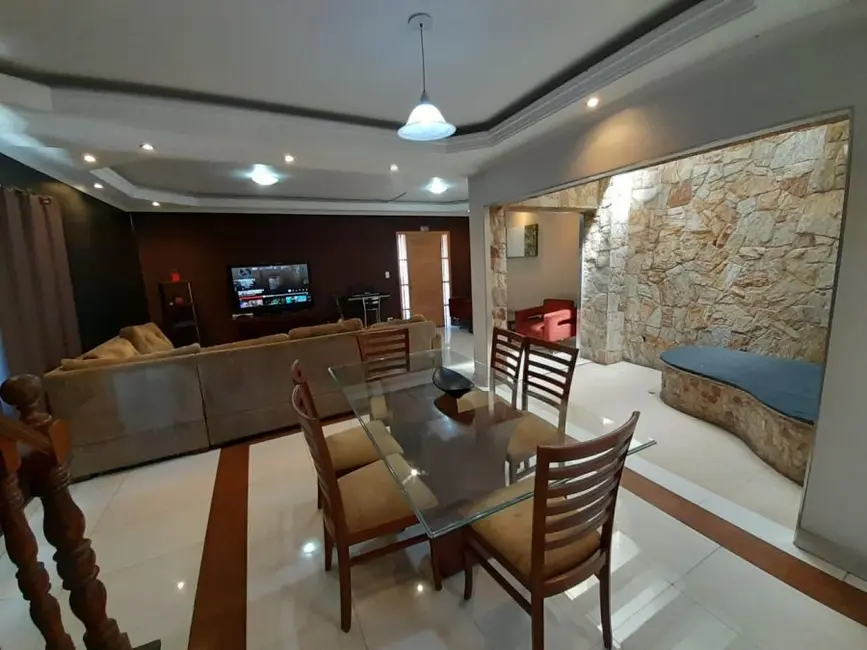 Foto 3 de Sobrado com 3 quartos para alugar, 262m2 em Vila Aparecida, São Paulo - SP