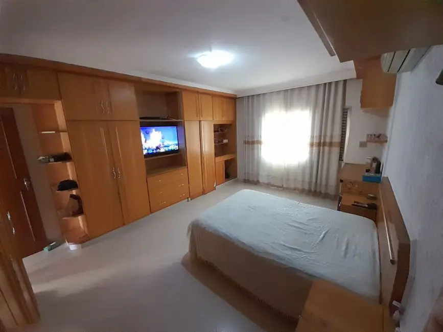 Foto 7 de Sobrado com 3 quartos para alugar, 262m2 em Vila Aparecida, São Paulo - SP