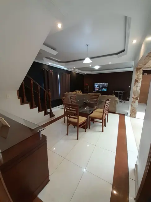 Foto 1 de Sobrado com 3 quartos para alugar, 262m2 em Vila Aparecida, São Paulo - SP