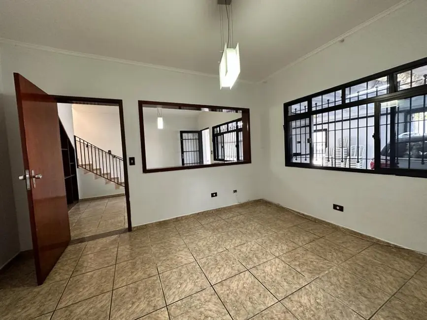 Foto 1 de Casa com 4 quartos para alugar, 200m2 em Cidade Antônio Estevão de Carvalho, São Paulo - SP