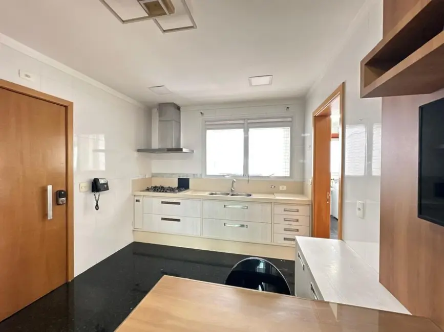 Foto 9 de Apartamento com 4 quartos para alugar, 280m2 em Vila Regente Feijó, São Paulo - SP