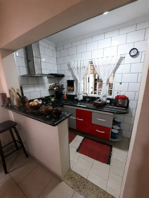 Sobrado com 4 quartos à venda em Bussocaba, Osasco - SP - imagem 9 Foto 9 de Sobrado com 4 quartos à venda em Bussocaba, Osasco - SP