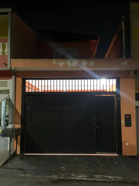 Foto 1 de Sobrado com 2 quartos à venda em Parque Santa Teresa, Carapicuiba - SP