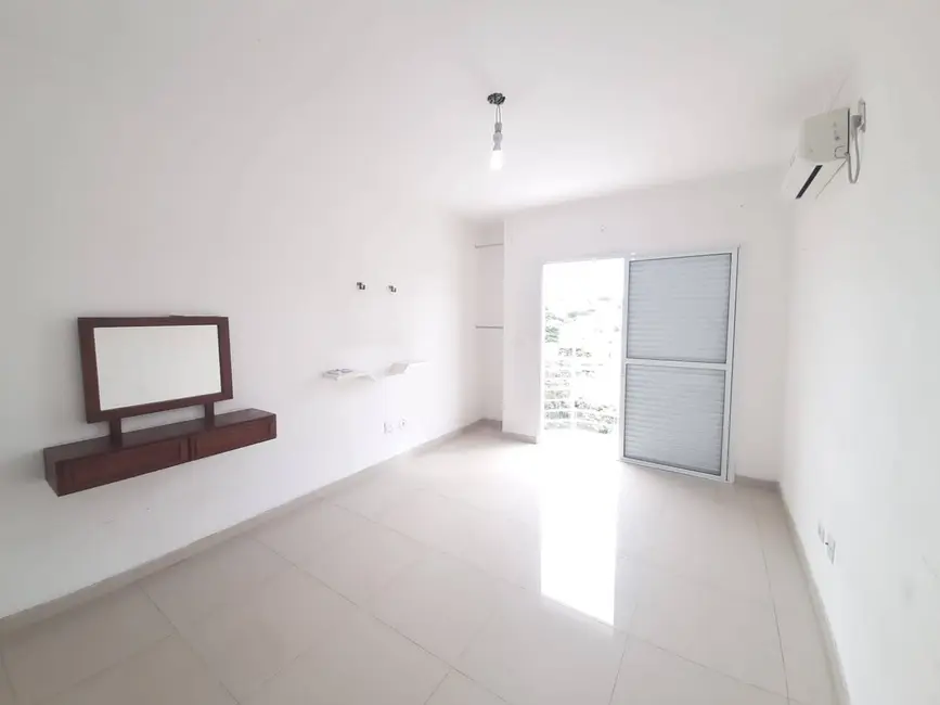 Sobrado com 4 quartos à venda, 151m2 em Jardim das Flores, Osasco - SP - imagem 6 Foto 6 de Sobrado com 4 quartos à venda, 151m2 em Jardim das Flores, Osasco - SP