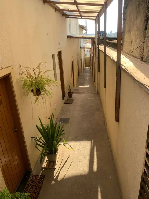 Casa com 2 quartos para alugar em Cipava, Osasco - SP - imagem 1 Foto 1 de Casa com 2 quartos para alugar em Cipava, Osasco - SP