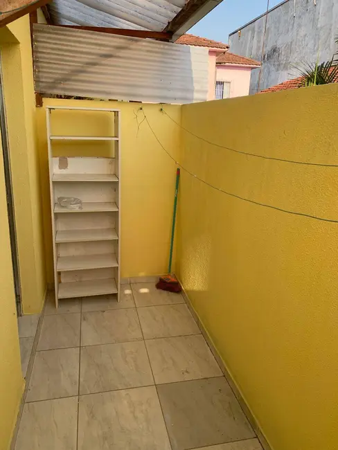 Casa com 2 quartos para alugar em Cipava, Osasco - SP - imagem 6 Foto 6 de Casa com 2 quartos para alugar em Cipava, Osasco - SP
