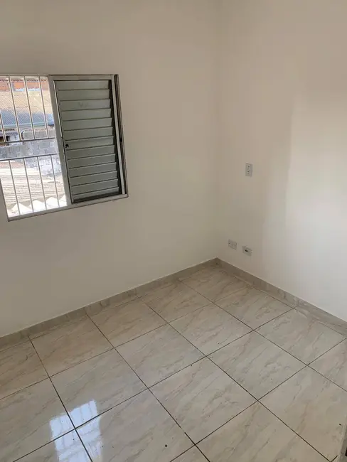 Casa com 2 quartos para alugar em Cipava, Osasco - SP - imagem 9 Foto 9 de Casa com 2 quartos para alugar em Cipava, Osasco - SP
