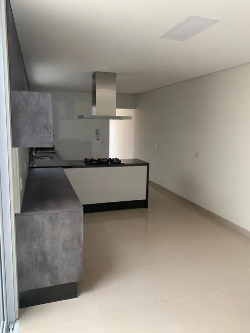 Sobrado com 3 quartos à venda, 200m2 em Bela Vista, Osasco - SP - imagem 6 Foto 6 de Sobrado com 3 quartos à venda, 200m2 em Bela Vista, Osasco - SP