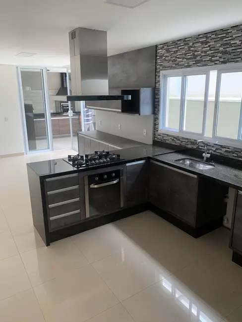 Sobrado com 3 quartos à venda, 200m2 em Bela Vista, Osasco - SP - imagem 4 Foto 4 de Sobrado com 3 quartos à venda, 200m2 em Bela Vista, Osasco - SP