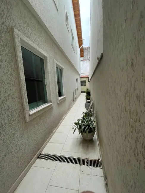Sobrado com 3 quartos à venda em Bela Vista, Osasco - SP - imagem 4 Foto 4 de Sobrado com 3 quartos à venda em Bela Vista, Osasco - SP