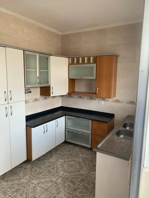 Foto 1 de Casa com 4 quartos para alugar em Vila Osasco, Osasco - SP