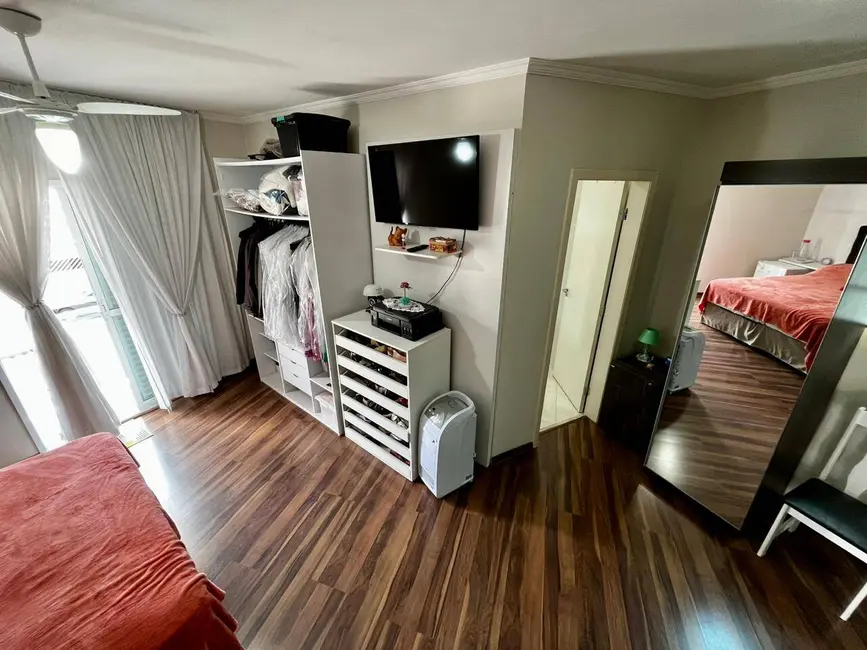 Sobrado com 3 quartos à venda em Bela Vista, Osasco - SP - imagem 8 Foto 8 de Sobrado com 3 quartos à venda em Bela Vista, Osasco - SP