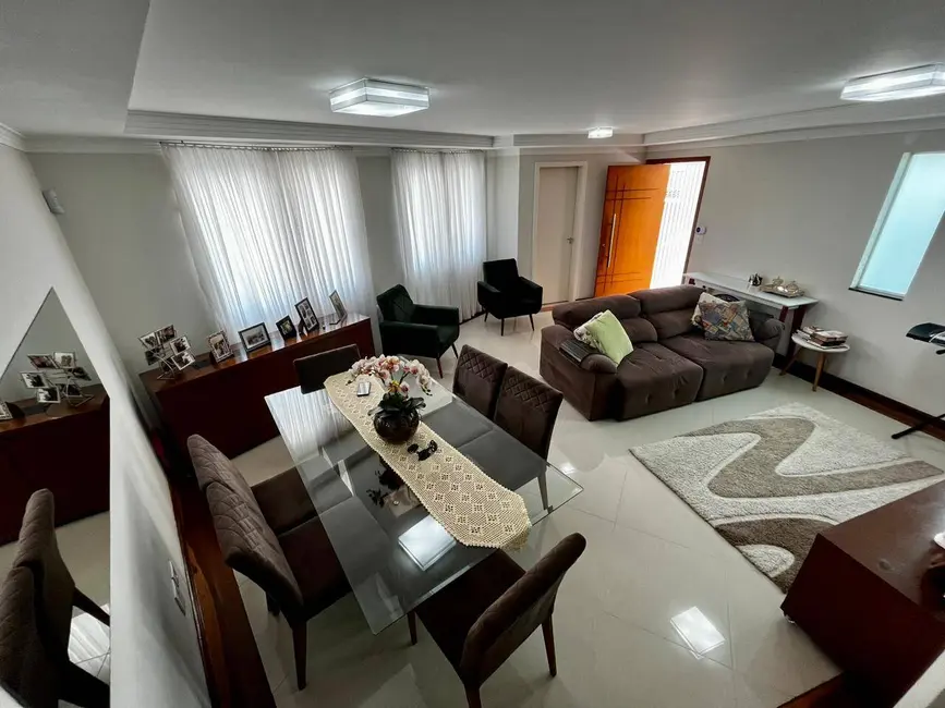 Sobrado com 3 quartos à venda em Bela Vista, Osasco - SP - imagem 3 Foto 3 de Sobrado com 3 quartos à venda em Bela Vista, Osasco - SP