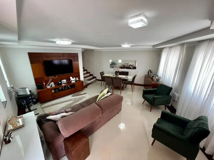 Sobrado com 3 quartos à venda em Bela Vista, Osasco - SP - imagem 4 Foto 4 de Sobrado com 3 quartos à venda em Bela Vista, Osasco - SP