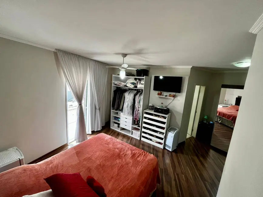 Sobrado com 3 quartos à venda em Bela Vista, Osasco - SP - imagem 9 Foto 9 de Sobrado com 3 quartos à venda em Bela Vista, Osasco - SP