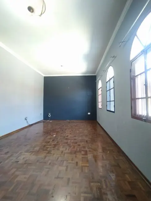 Casa com 3 quartos para alugar em Bussocaba, Osasco - SP - imagem 9 Foto 9 de Casa com 3 quartos para alugar em Bussocaba, Osasco - SP