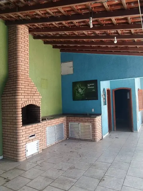 Casa com 3 quartos para alugar em Bussocaba, Osasco - SP - imagem 3 Foto 3 de Casa com 3 quartos para alugar em Bussocaba, Osasco - SP
