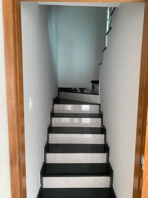 Sobrado com 2 quartos à venda em Bela Vista, Osasco - SP - imagem 3 Foto 3 de Sobrado com 2 quartos à venda em Bela Vista, Osasco - SP