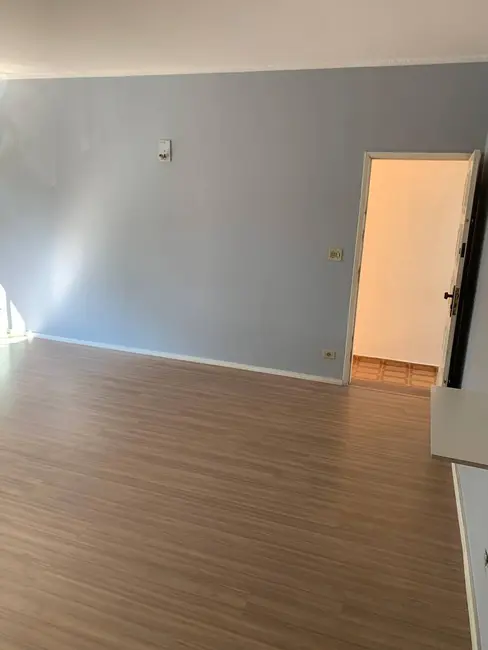 Sobrado com 2 quartos para alugar em Vila Osasco, Osasco - SP - imagem 4 Foto 4 de Sobrado com 2 quartos para alugar em Vila Osasco, Osasco - SP