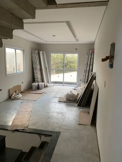 Foto 3 de Sobrado com 3 quartos à venda em Parque Santa Teresa, Carapicuiba - SP