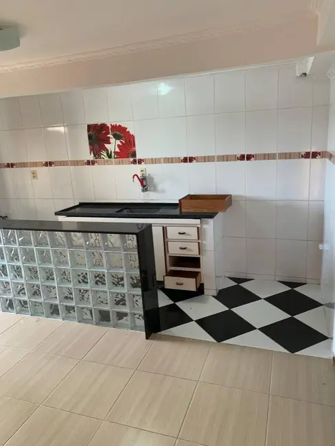 Casa com 3 quartos para alugar em Cipava, Osasco - SP - imagem 4 Foto 4 de Casa com 3 quartos para alugar em Cipava, Osasco - SP