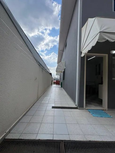 Sobrado com 3 quartos para alugar em Jardim dos Camargos, Barueri - SP - imagem 6 Foto 6 de Sobrado com 3 quartos para alugar em Jardim dos Camargos, Barueri - SP