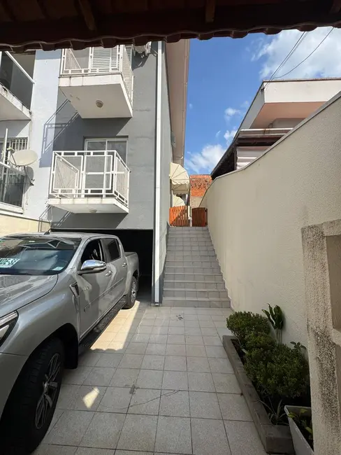 Sobrado com 3 quartos para alugar em Jardim dos Camargos, Barueri - SP - imagem 1 Foto 1 de Sobrado com 3 quartos para alugar em Jardim dos Camargos, Barueri - SP