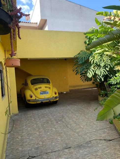 Foto 3 de Casa com 3 quartos à venda em Parque Santa Teresa, Carapicuiba - SP