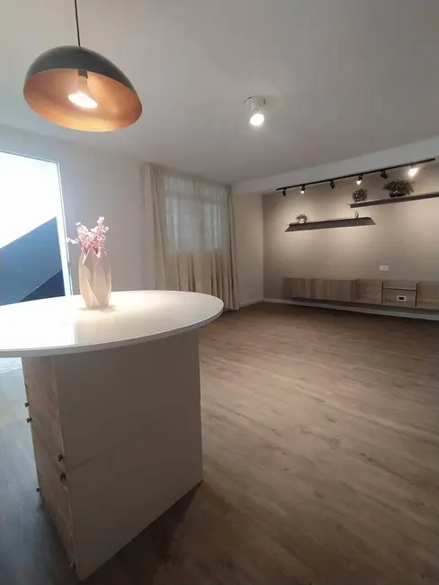 Casa com 2 quartos para alugar em Vila Osasco, Osasco - SP - imagem 2 Foto 2 de Casa com 2 quartos para alugar em Vila Osasco, Osasco - SP