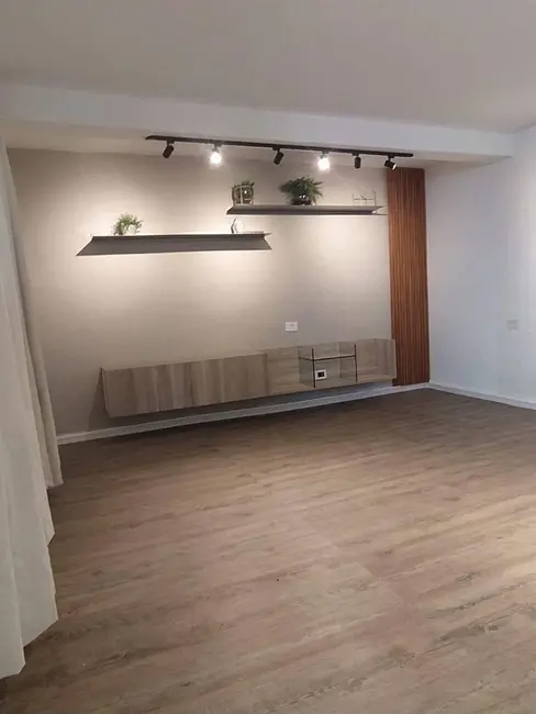 Casa com 2 quartos para alugar em Vila Osasco, Osasco - SP - imagem 7 Foto 7 de Casa com 2 quartos para alugar em Vila Osasco, Osasco - SP