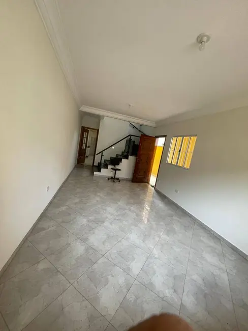 Foto 3 de Casa com 3 quartos à venda, 125m2 em Parque Santa Teresa, Carapicuiba - SP